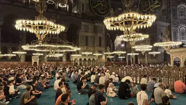 İstanbul'da Mevlit Kandili Kutlamaları