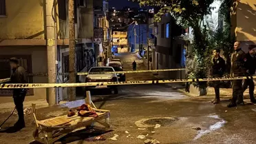 İzmir'de Bıçaklı Kavga: 1 Ölü, 2 Yaralı