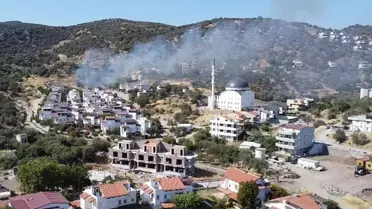 Dikili'de Makilik Yangınına Müdahale Devam Ediyor