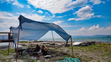İznik'te bazilikanın çevresindeki mezarlıklar gün yüzüne çıkarılıyor