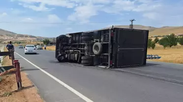 Afşin'de Kamyonet Devrildi, 2 Yaralı