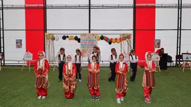 Öğrenciler Yıl Sonu Sergisi Düzenledi