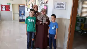 Kanserden ölen ağabeyinin kütüphane hayalini memleketindeki okulda gerçekleştirdi