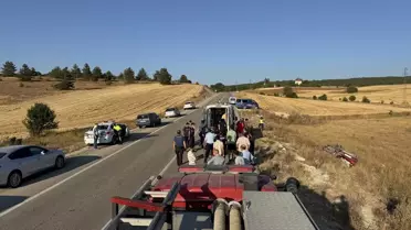 Eflani'de Otomobil Tarlaya Devrildi: 5 Yaralı