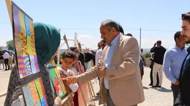 Karlıova'da Öğrenci Resim Sergisi Açıldı