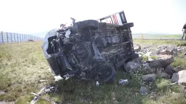 Kars'ta Ambulans Devrildi: 4 Sağlık Çalışanı Yaralı