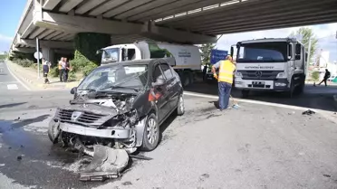 Kastamonu'da Minibüs ve Otomobil Çarpıştı