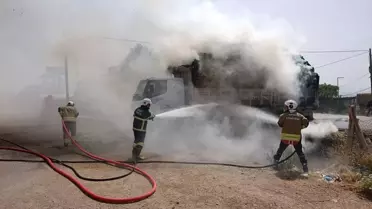 Kırıkhan'da Saman Yüklü Tırda Yangın