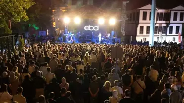 Elif Buse Doğan, Kırklareli Şenliklerinde Konser Verdi