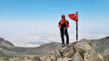 Kırşehirli Dağcılar Hasan Dağı'nda Zirve Tırmanışı Yaptı