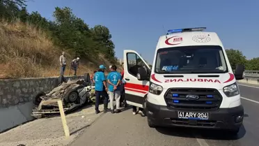 İzmit'te Otomobil Devrildi: 4 Yaralı