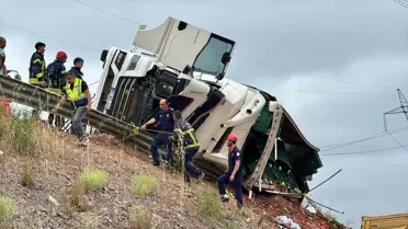 Kocaeli'de Tır Kazası: Sürücü Hayatını Kaybetti