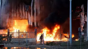 Başiskele'de Lojistik Depo Yangını Kontrol Altına Alındı