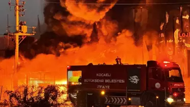 Başiskele'de Lojistik Depoda Yangın