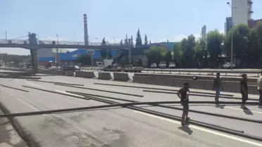 Kocaeli'de D-100'de Trafik Kilitlendi