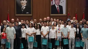 Kocaeli'de Başarılı Öğrencilere Ödül