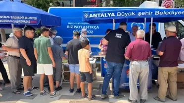 Antalya'da Aşure İkramı Yapıldı