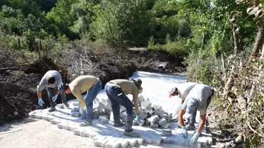 Ladik'te Parke Taşı Çalışmaları Devam Ediyor
