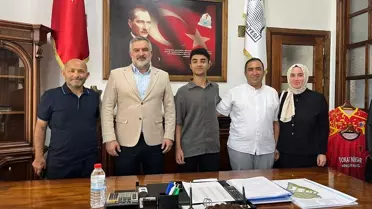 LGS'de Tam Puan Alan Öğrenciye Tebrik