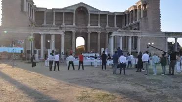 Sardes'te Tarihi Meclis Toplantısı