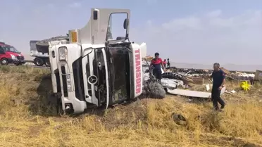 Mardin'de Tır Devrildi, Sürücü Yaralandı