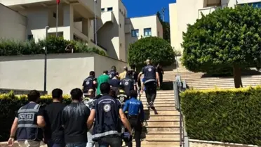 Marmaris'te 10 Göçmen Kaçakçısı Tutuklandı