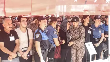 Mersin'de Şehit Özel Harekat Polisi Uğurlandı
