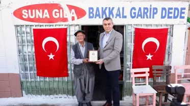 Vali Toros'tan 50 Yıllık Bakkala Plaket