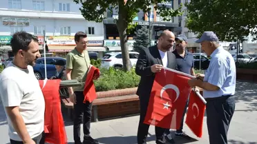 MHP'den 30 Ağustos'ta Bayrak Dağıtımı