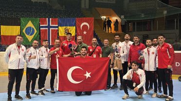 Milli Boksörler Çekya'da Madalya Kazandı