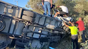Milas'ta Kamyonet Devrildi: 1 Ölü, 1 Yaralı