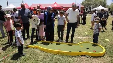 Muş'ta çocuklar Büyük Aile Festivali'nde doyasıya eğlendi