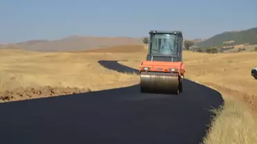 Muş'ta Kırsal Yollara Asfalt Çalışması