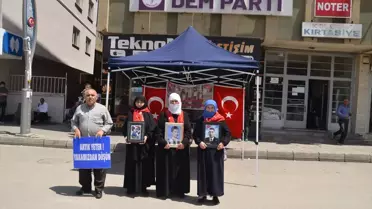 Aileler, PKK'dan kaçırılan çocukları için eylemde