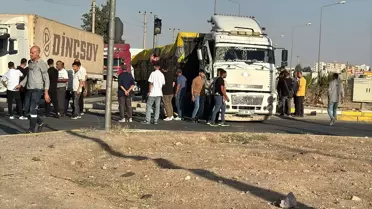 Nusaybin'de Tır, Sinyalizasyon Direğine Çarptı