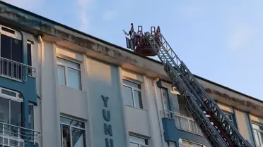 Ünye'de Bina Çatısında Yangın