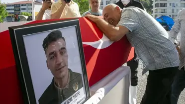Orman yangını şehitlerinden Enes Kızılyer, Karabük'te son yolculuğuna uğurlandı