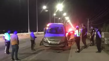 Ereğli'de Aydınlatma Direğine Çarpan Otomobilden Fırlayan Yolcu Hayatını Kaybetti