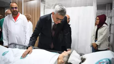 Bakan Memişoğlu Depremzedeleri Ziyaret Etti