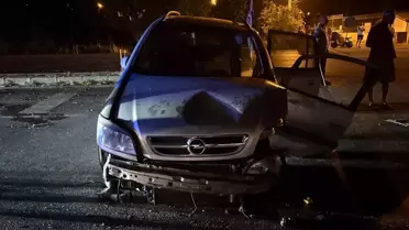 Hendek'te Trafik Kazası: 8 Yaralı