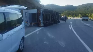 Geyve'de Tır Devrildi: Sürücü Yaralı