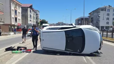 Bafra'da Otomobil Devrildi: 2 Yaralı