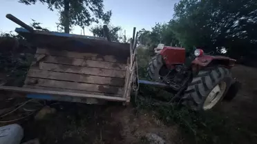 Kavak'ta Traktör Devrildi: Sürücü Yaralı