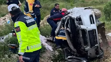 Ladik'te Otomobil Şarampole Devrildi: 4 Yaralı