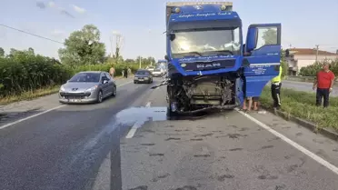 Tır Traktöre Çarptı: Sürücü Hayatını Kaybetti