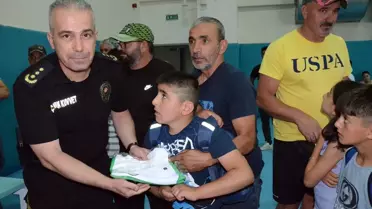 Sarıkamış'ta Sporculara Forma Hediye Edildi