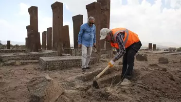 Ahlat'ta 10 Bini Aşan Mezar Sayısı
