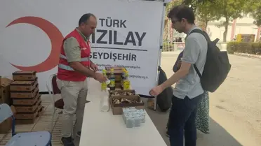 Kızılay'dan Öğrencilere Hoşgeldin İkramı