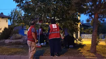 Sındırgı'da Depremzedelere Yardım Elini Kızılay Uzanıyor