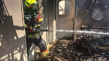 Sındırgı'da Ev Yangını Söndürüldü